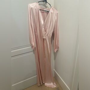 Elliatt Kai Long Sleeve Maxi Dress in Pale Pink